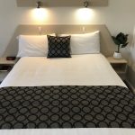 Standard Queen Room | Hay Accommodation
